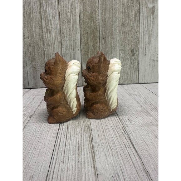 Vtg Twin Winton Style Squirrel Holding Cookie Salt & Pepper Shaker 4" Tall Japan - Picture 5 of 8